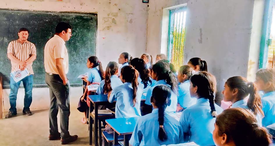 सदर एसडीओ ने अस्थावां के महमदपुर पंचायत में विभिन्न सरकारी कार्यालयों का किया निरीक्षण