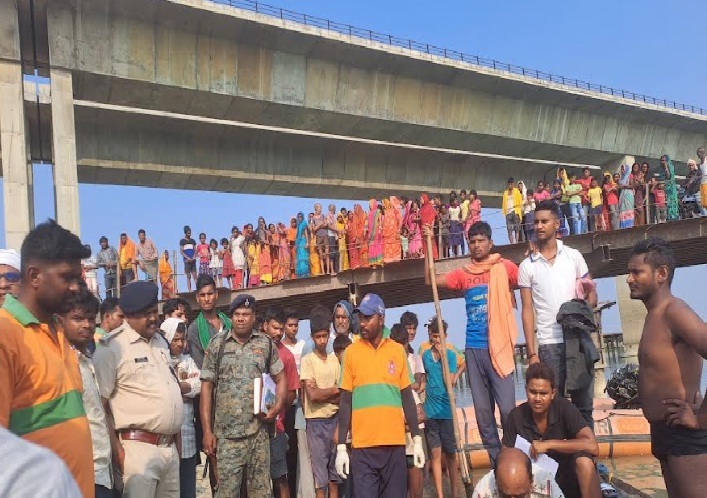 पुल से गंगा नदी में कूदी नव विवाहिता का शव तीसरे दिन बरामद