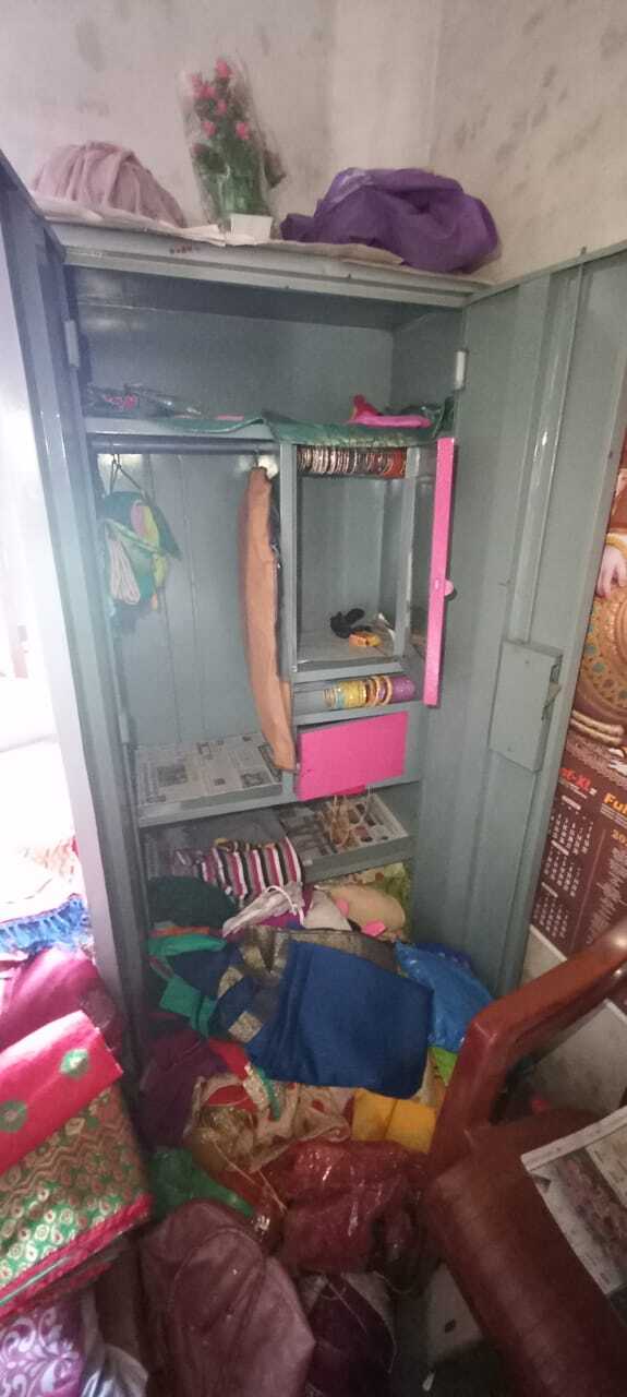 घर का ताला तोड़कर सामान की चोरी