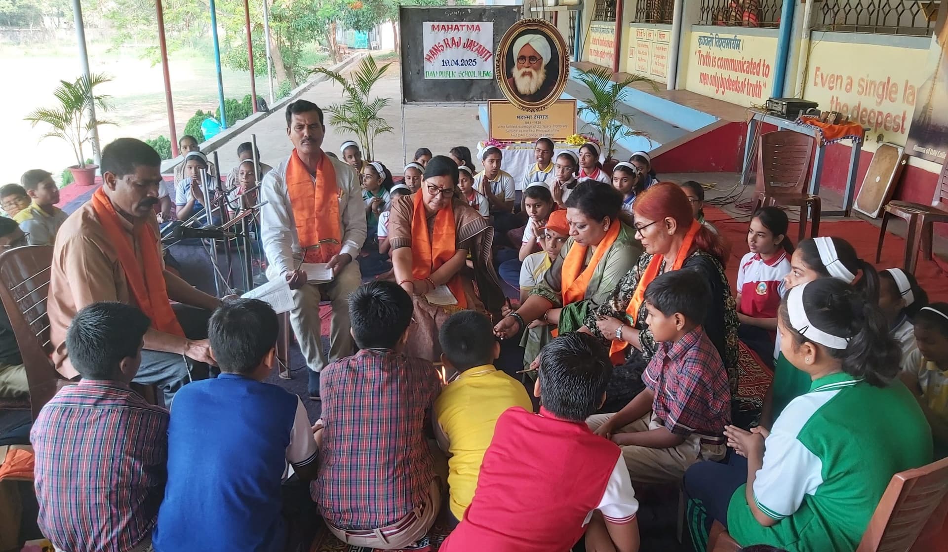 त्याग व परोपकार का उदाहरण है महात्मा हंसराज का जीवन