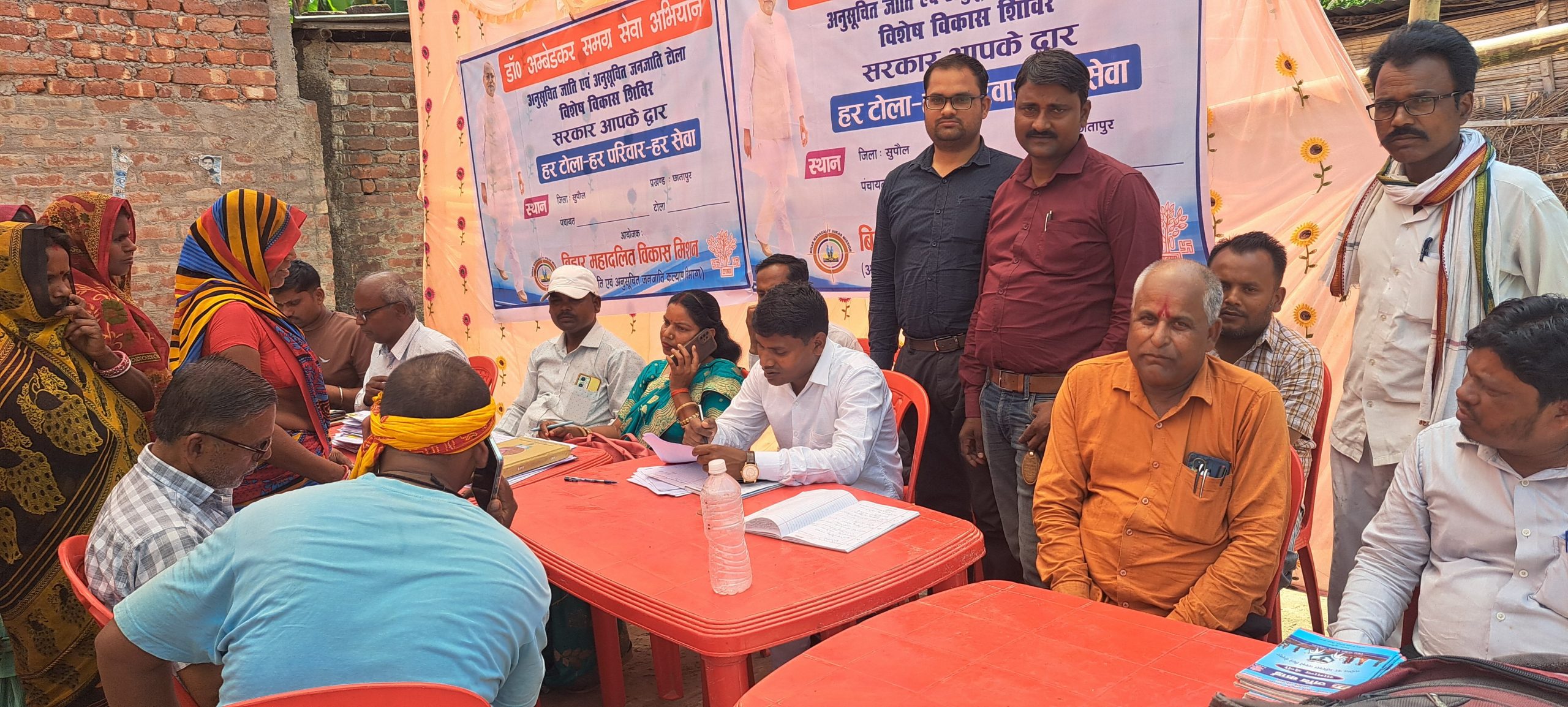 शिविर में योग्य परिवारों को दिया गया योजना का लाभ
