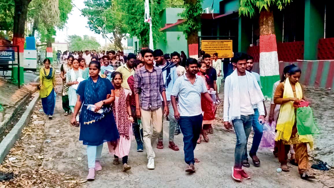 शुरू हुई पीपीयू की डिग्री पार्ट थर्ड की परीक्षा