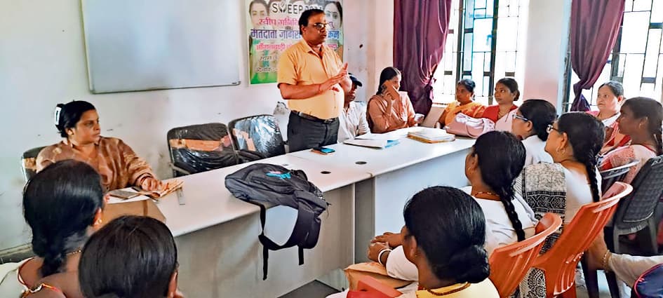 चमकी बुखार से बचाव के लिए दिया गया प्रशिक्षण