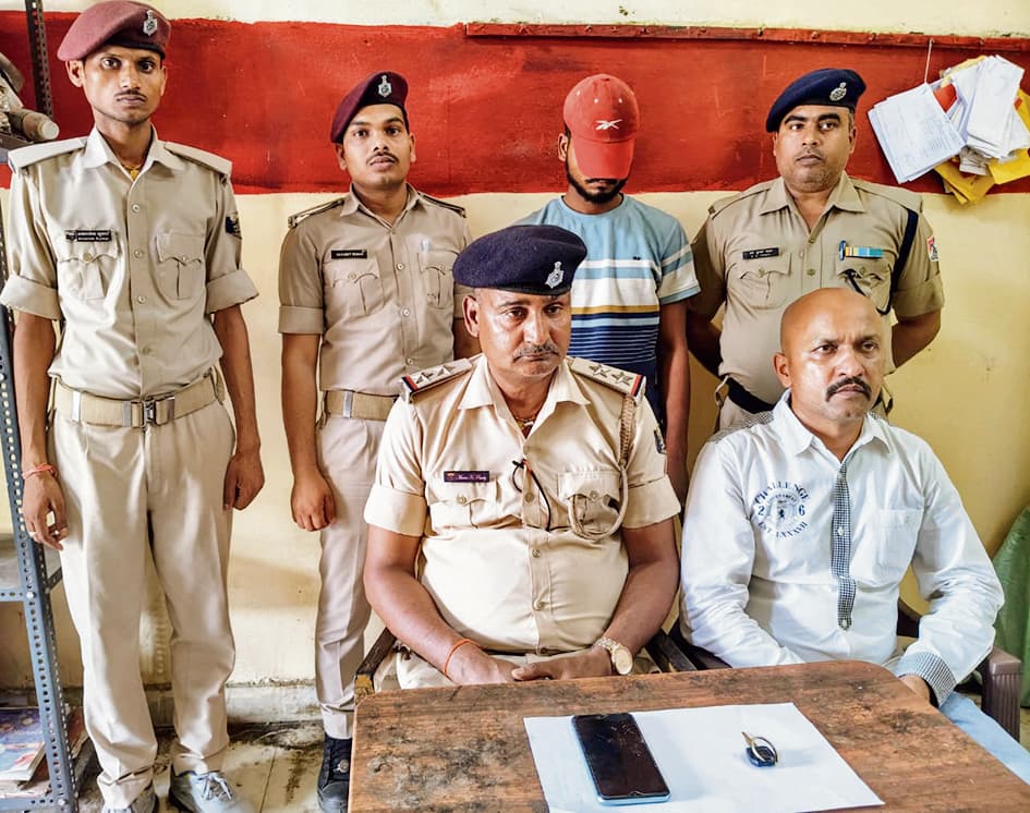 Saran News : मास्टर चाबी के साथ बाइक चोर गिरफ्तार