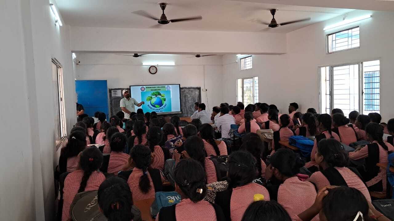 Chaibasa News : नोवामुंडी कॉलेज: विश्व पृथ्वी दिवस पर जागरूकता कार्यक्रम आयोजित
