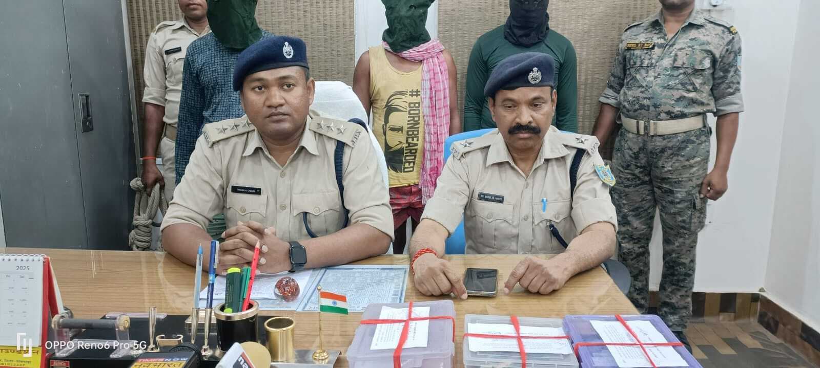 कैश बैक का लालच दे कर ठगी करने वाले तीन साइबर ठग गिरफ्तार