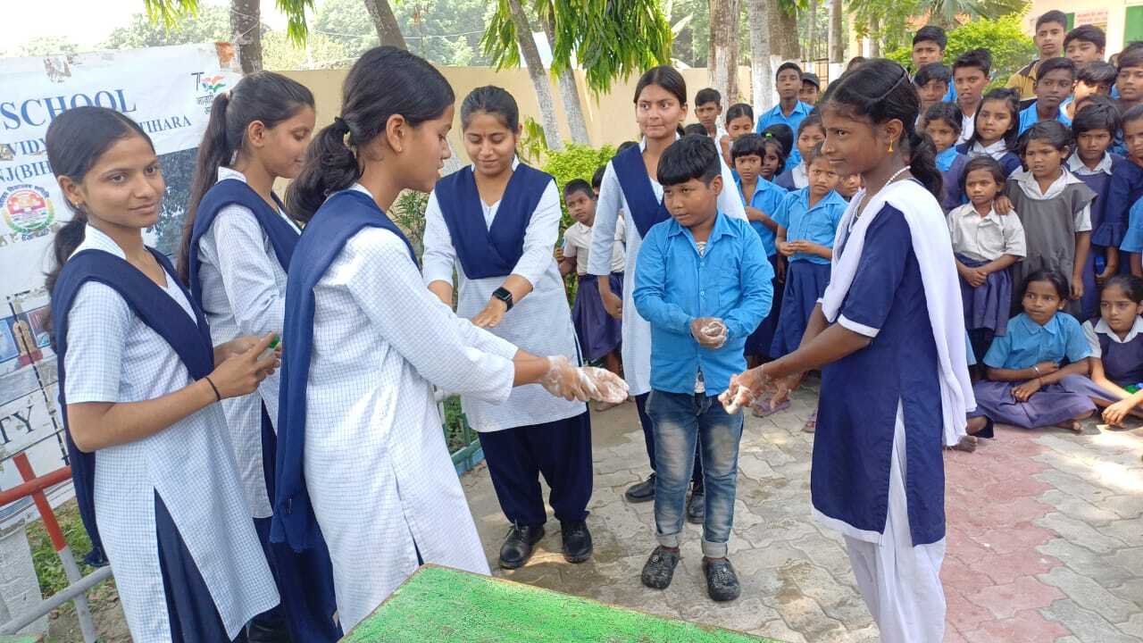 बच्चे ने साफ-सफाई के प्रति किया जागरूक