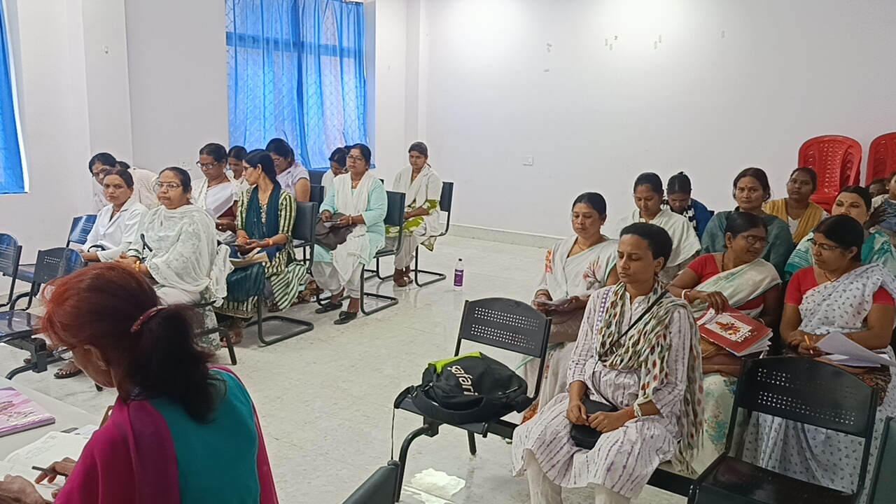 प्रभारी चिकित्सा पदाधिकारी ने की समीक्षा बैठक, दिए गए आवश्यक निर्देश