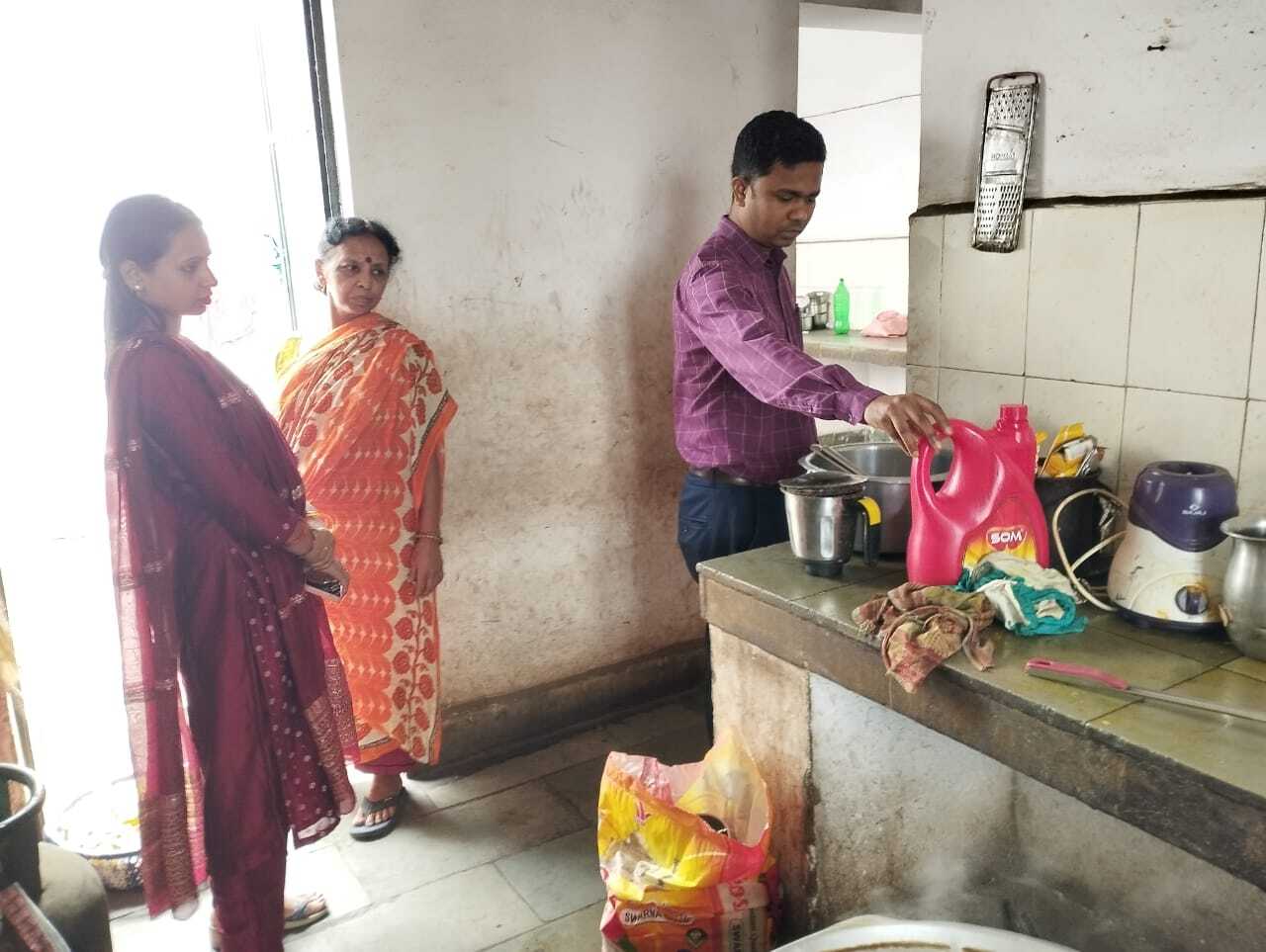 डीएफएसओ ने कस्तूरबा में भोजन की गुणवत्ता का लिया जायजा