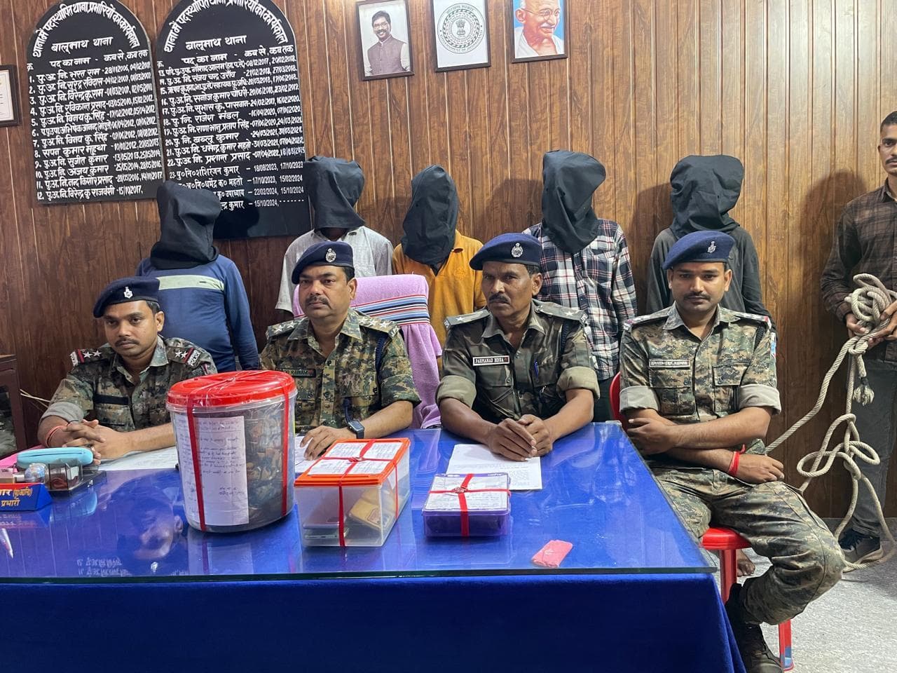 आरा जंगल से टीएसपीसी के पांच सदस्य गिरफ्तार