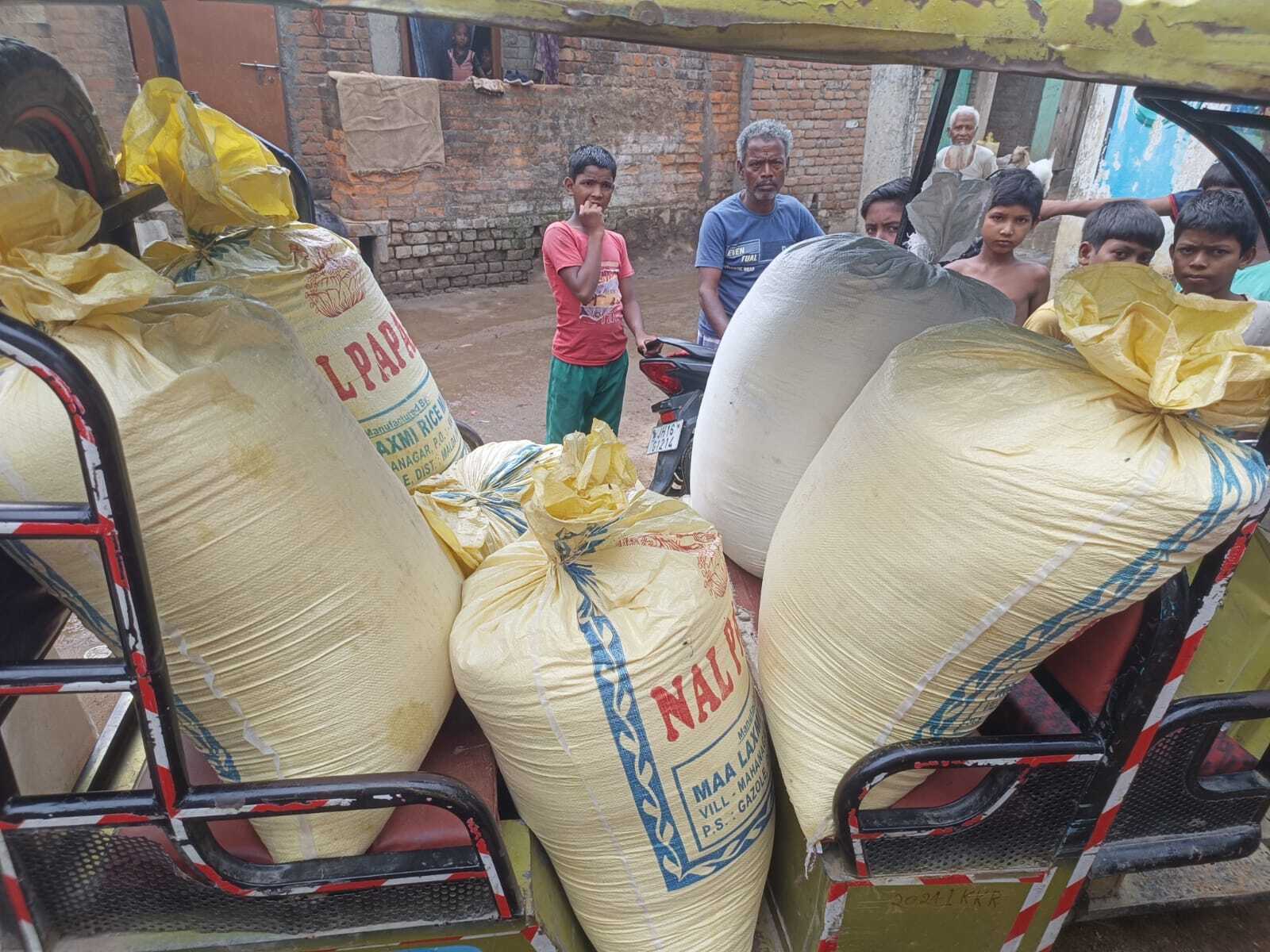 छह बोरा चावल व टोटो जब्त, एक व्यक्ति गिरफ्तार