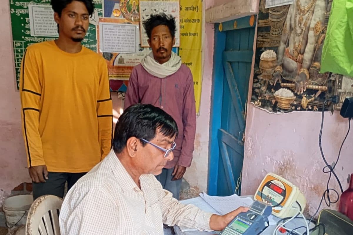 Ration Card e-KYC: सावधान! राशन कार्ड ई-केवाईसी के लिए लगेगा कैंप, घर बैठे भी ऐसे कर लें नहीं तो कट जाएगा नाम