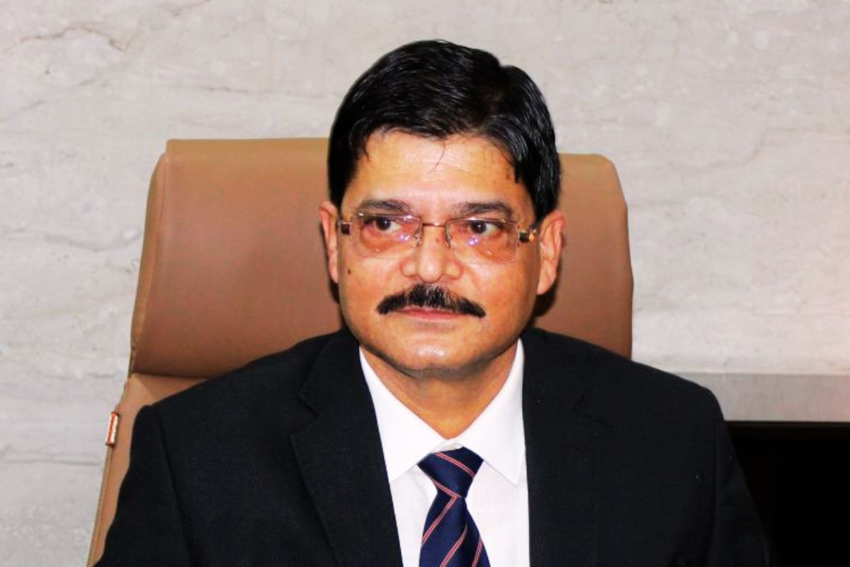 झारखंड के इस स्कूल में छुट्टी के बाद छात्र से पैर दबवा रहे थे मास्टरजी, अब एक्शन में उपायुक्त