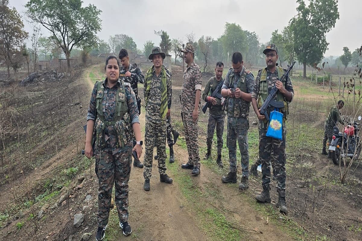 Naxal Encounter: पलामू में नक्सली नेटवर्क पर करारा वार, पुलिस ने मुठभेड़ में माओवादी तुलसी भुइयां को किया ढेर