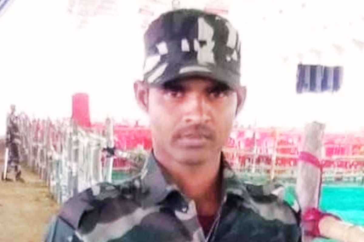 झारखंड सहायक पुलिस के जवान निरंजन का शव घर पहुंचते ही मचा कोहराम
