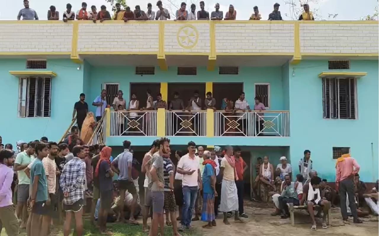 बिहार के बक्सर में रिटायर्ड फौजी ने पत्नी का काटा सिर, मौत के घाट उतारकर फरार हुआ सनकी