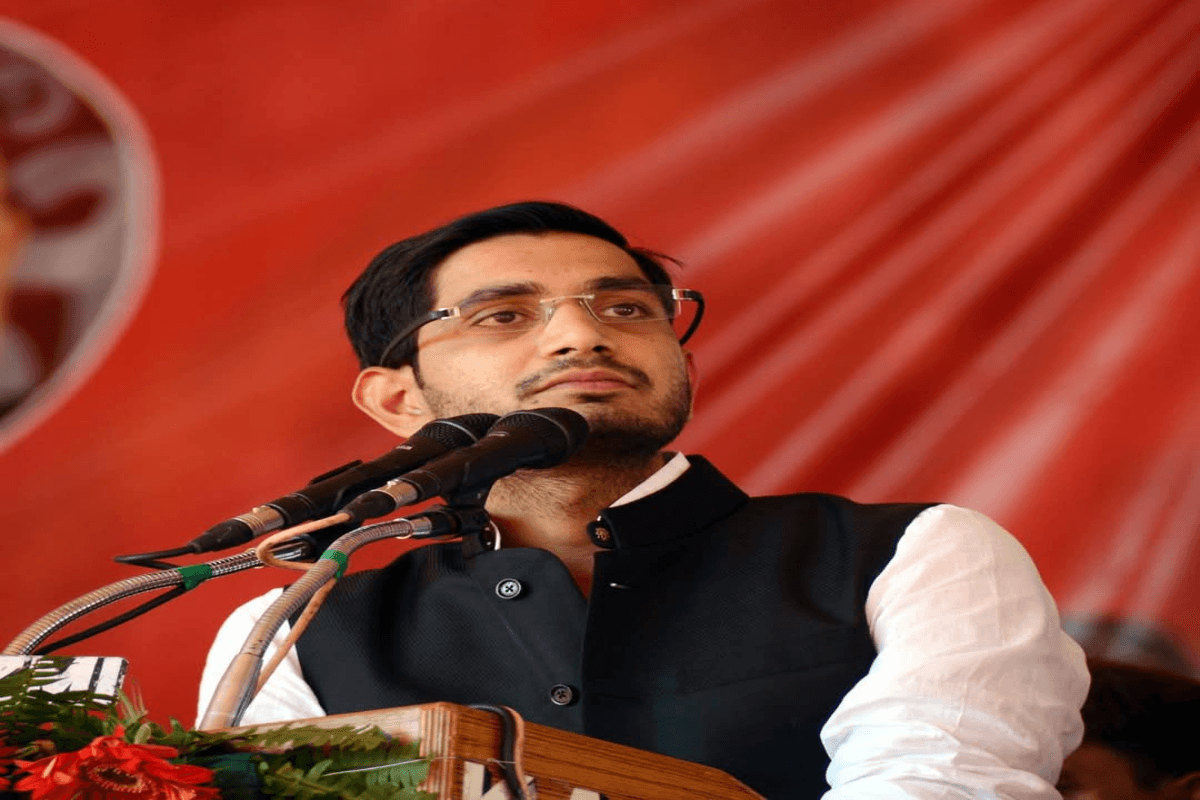 सपा सांसद आदित्य यादव का बिजली चोरी पर बयान बना सियासी विवाद, विपक्ष ने घेरा सपा सांसद आदित्य यादव का बिजली चोरी पर बयान बना सियासी विवाद, विपक्ष ने घेरा