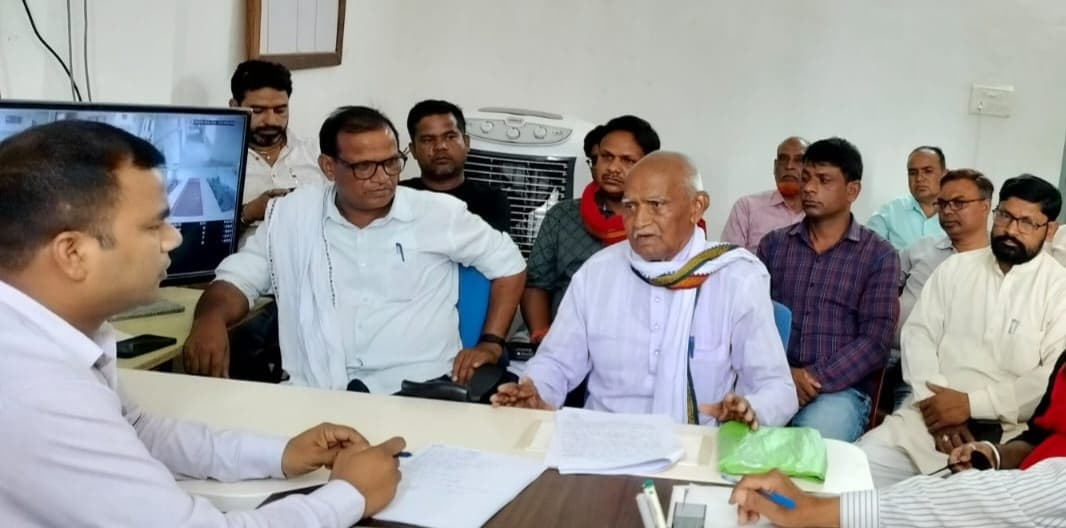 Giridih News: माले ने बीडीओ को सौंपा मांग पत्र