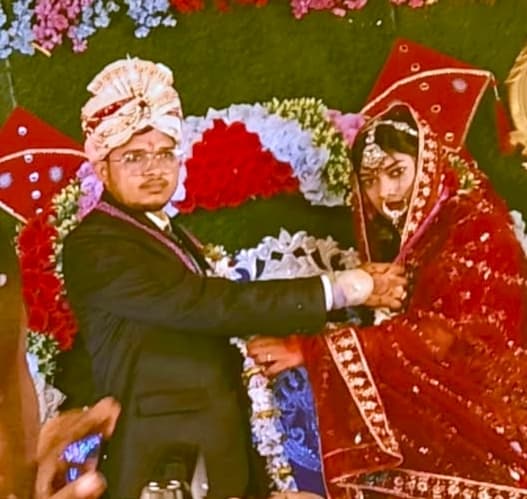 Giridih News: शादी के सात घंटे बाद फांसी लगा नवविवाहिता ने दी जान