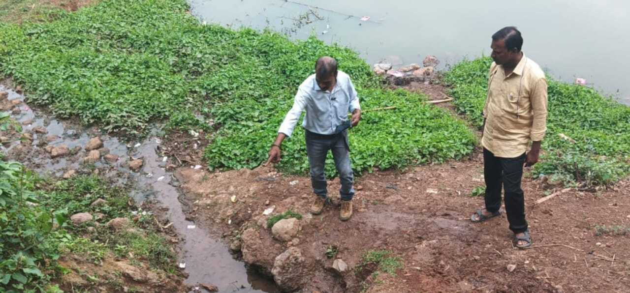 पदाधिकारी ने भतभंगा पहाड़ की स्थिति का किया अवलोकन
