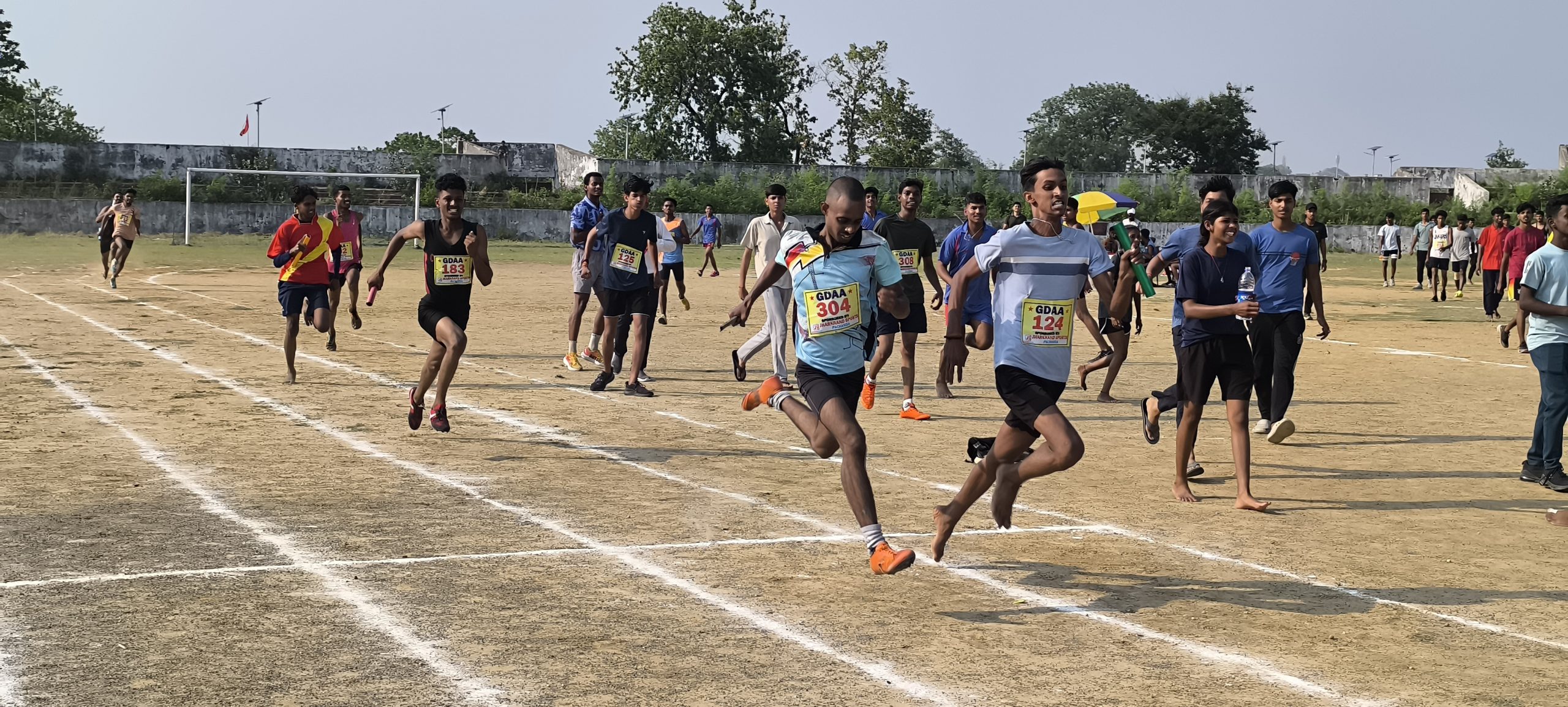 Giridih News :पुरस्कार वितरण के साथ खेलकूद प्रतियोगिता का समापन