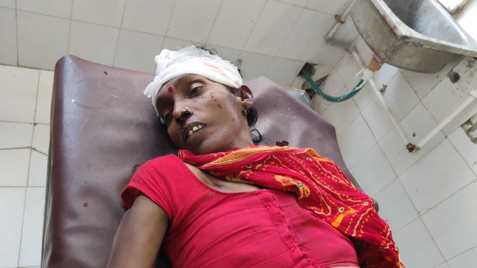 बच्चे का खिलौना खरीदने जा रही महिला की बाइक के धक्के से मौत