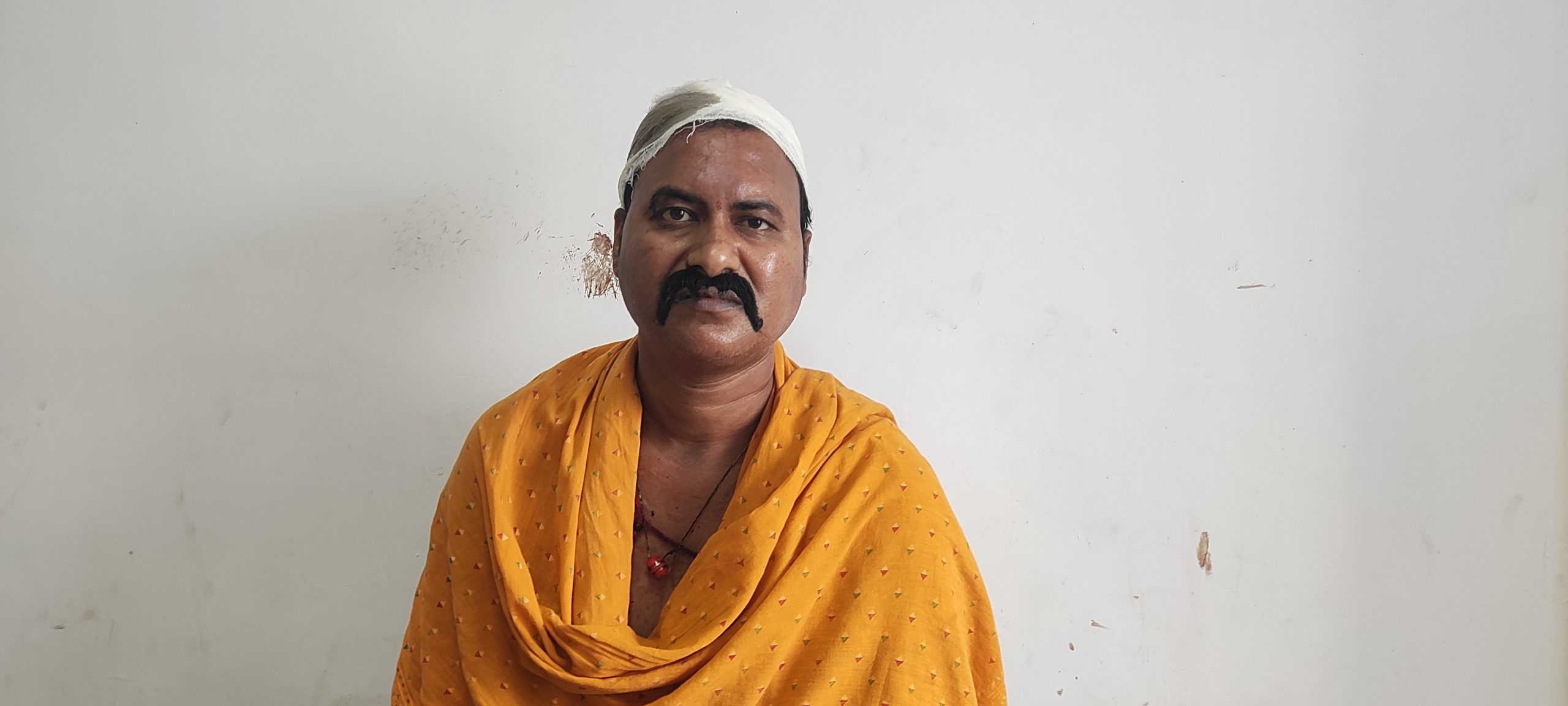 आम तोड़ने को लेकर उत्पन्न विवाद में एक गंभीर रूप से घायल