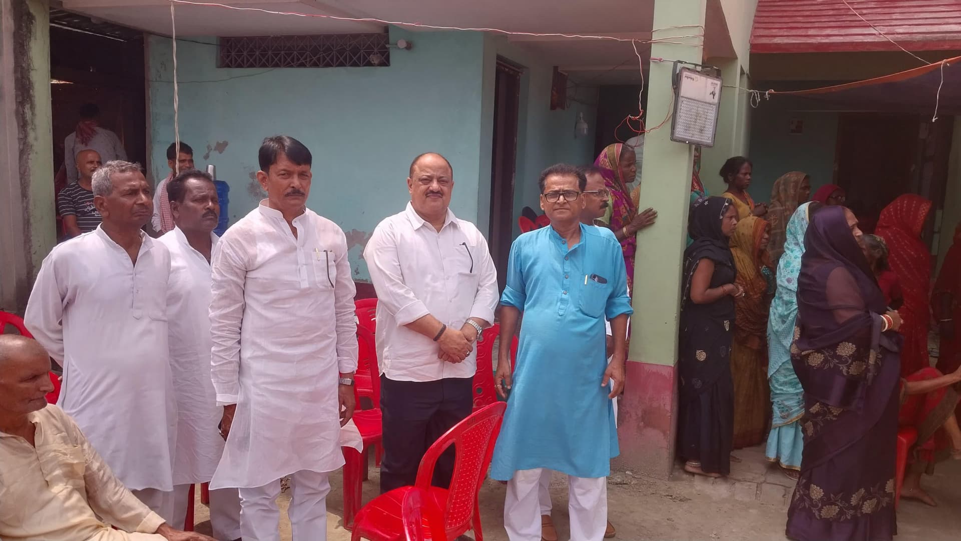 पूर्व मुखिया के निधन पर शोक, दर्शन को उमड़े लोग