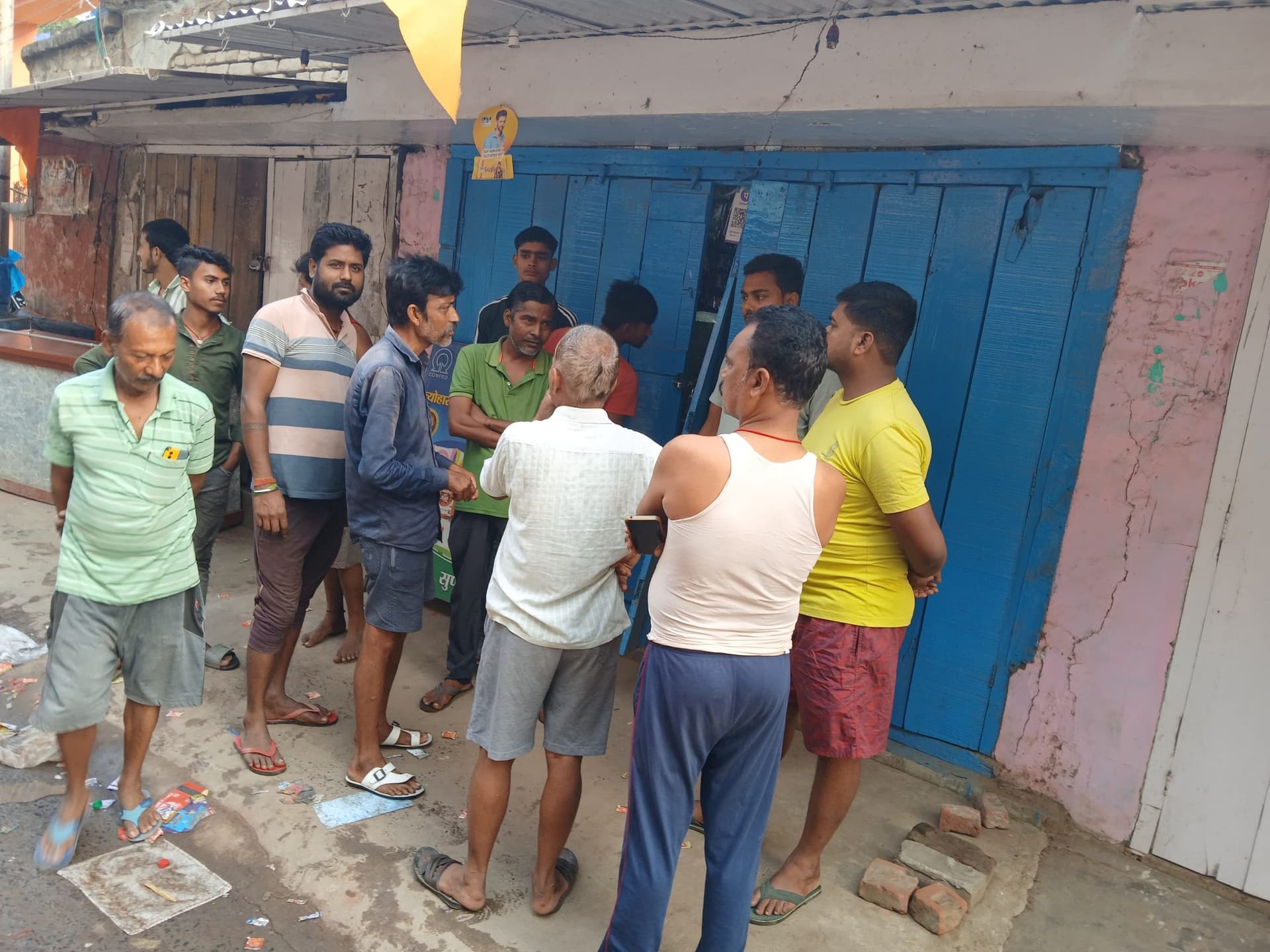 मंदिर रोड स्थित किराना दुकान में हुई चोरी