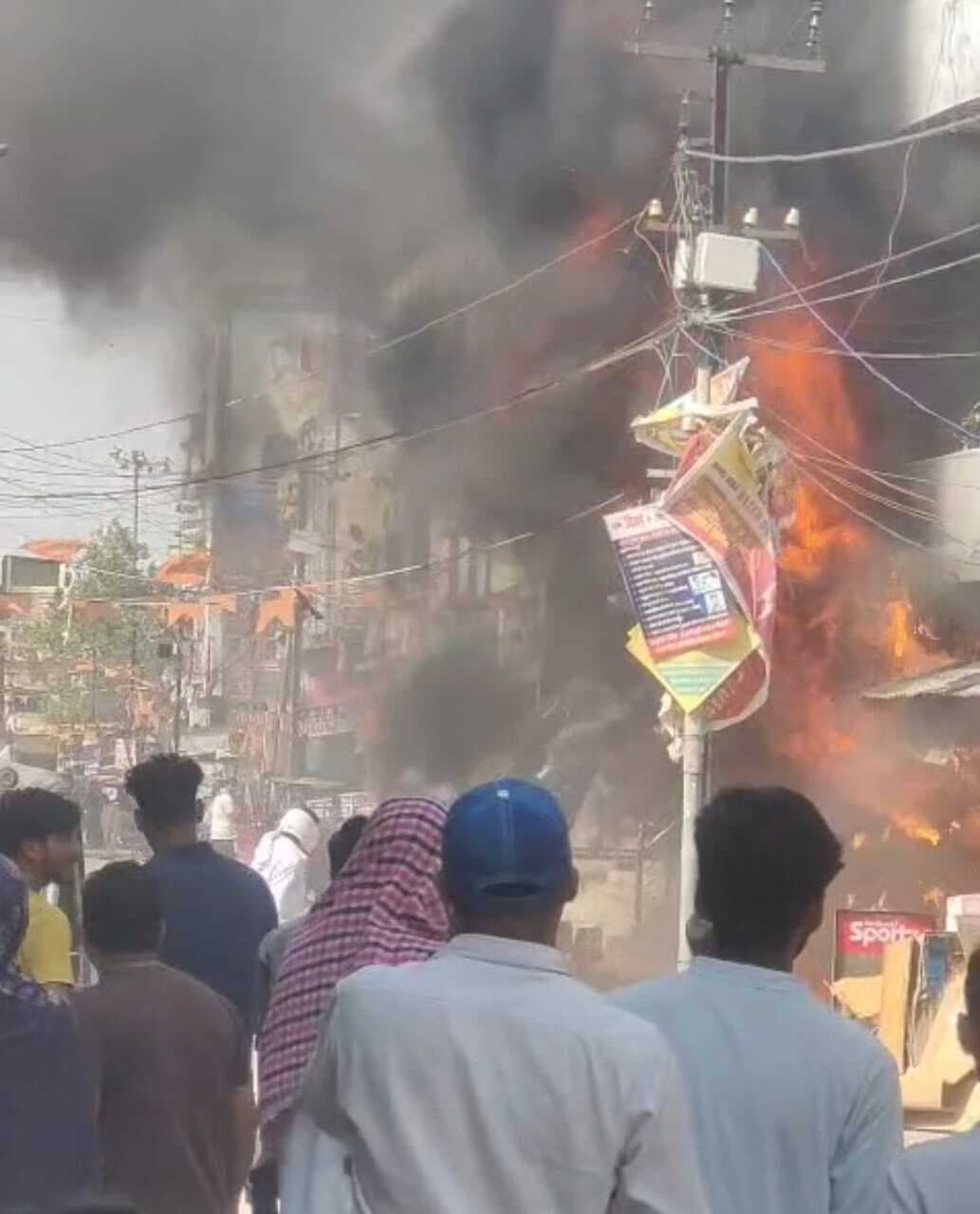 Aurangabad News : जेवर दुकान में लगी आग, लाखों का सामान बर्बाद