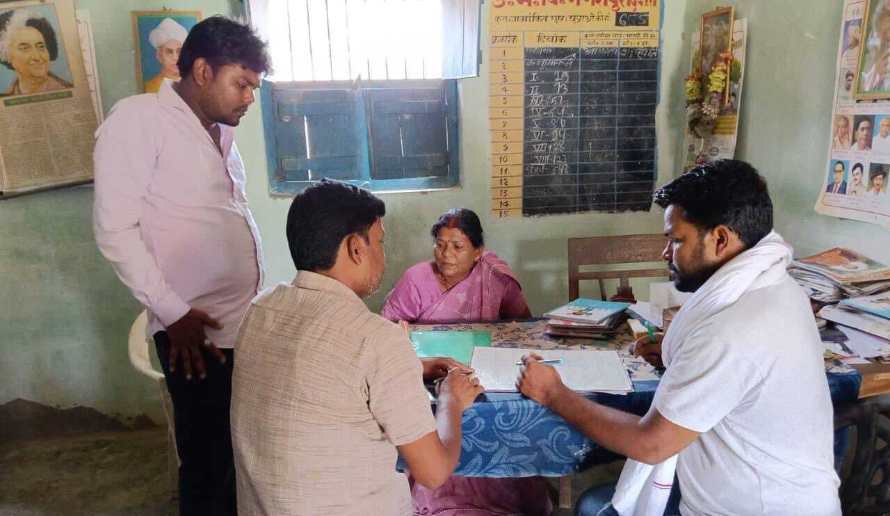 मुखिया ने स्कूल का किया निरीक्षण