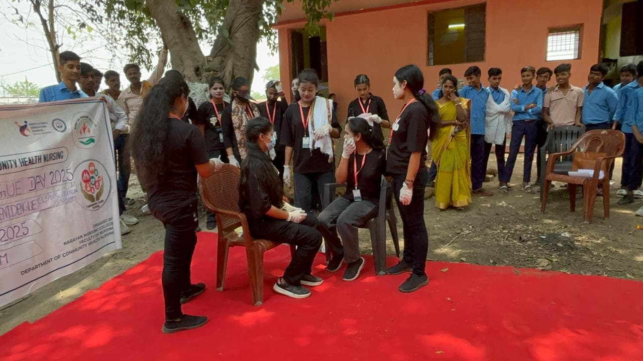 नर्सिंग स्टूडेंट्स ने डेंगू दिवस पर पेश किया नुक्कड़ नाटक