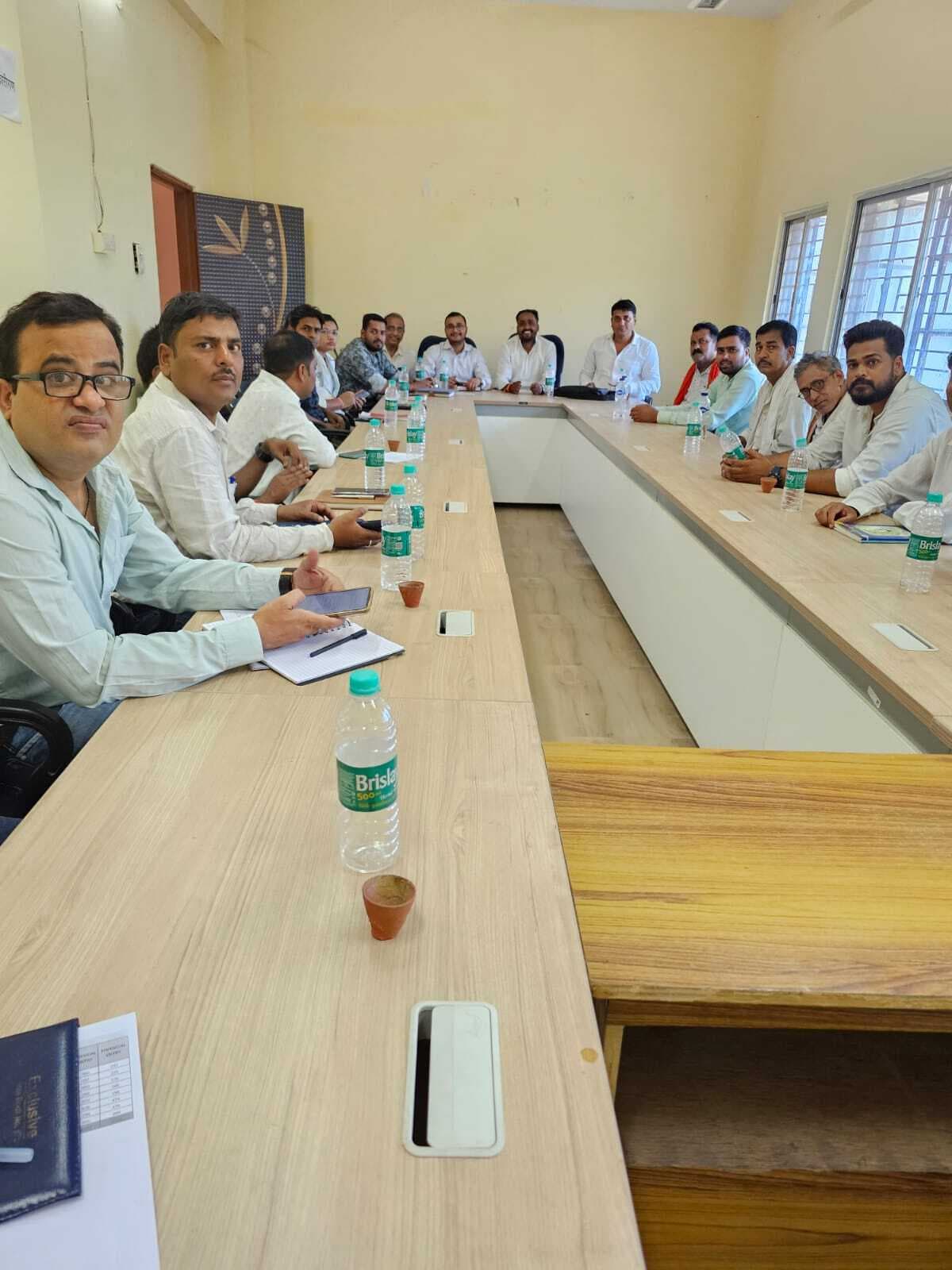 बीस सूत्री की बैठक में जोर-शोर से उठा विकास का मुद्दा