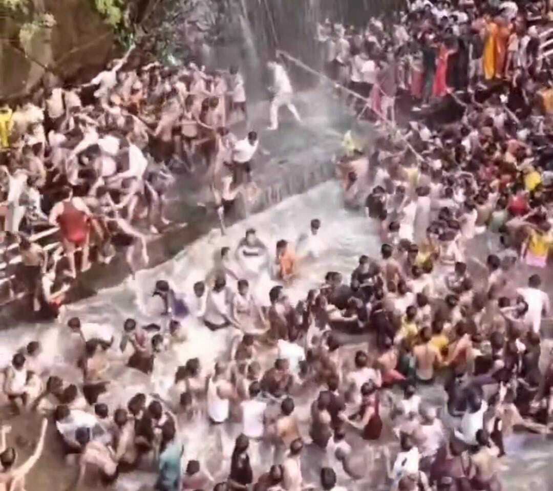 ककोलत जलप्रपात बना ठंडी और प्राकृतिक जलधारा का अद्भुत आनंद