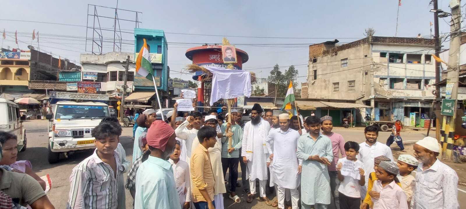 कर्नल सोफिया कुरैशी पर दिये विवादित बयान पर फूंका एमपी के मंत्री का पुतला