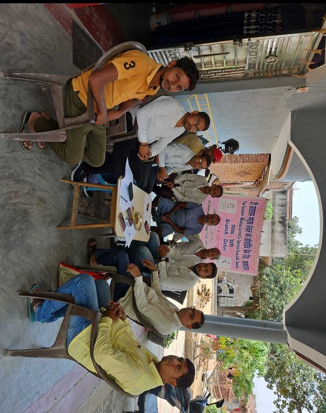 अंतरराष्ट्रीय सहकारिता वर्ष के उपलक्ष में भलुआड़ी पैक्स में लगा शिविर