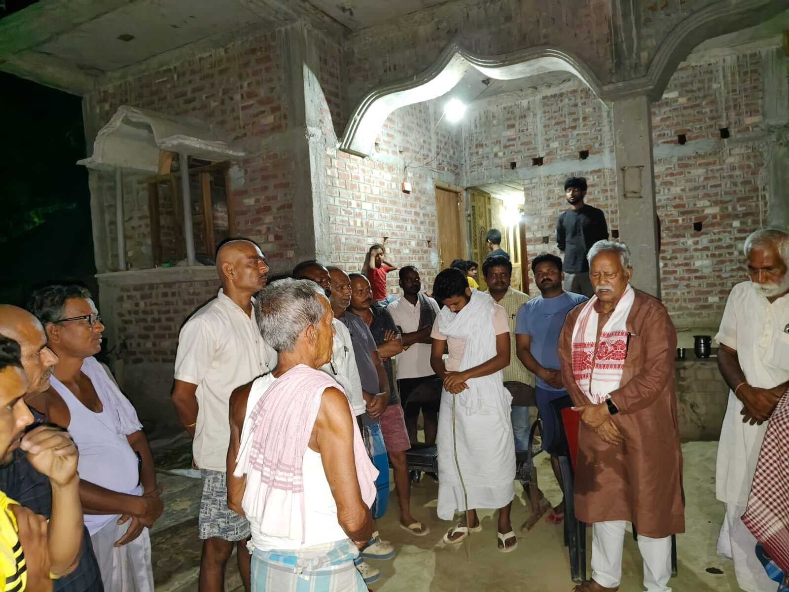 मृतक के परिजनों से मिले विधानसभा के उपाध्यक्ष