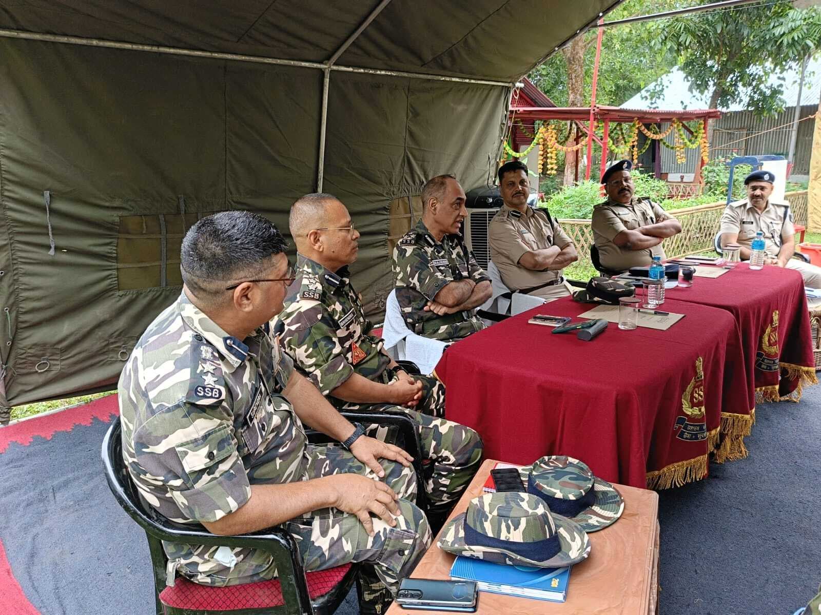 नेपाल सीमा से सटे संवेदनशील एरिया में सुरक्षा व्यवस्था की जायेगी कड़ी: डीआइजी