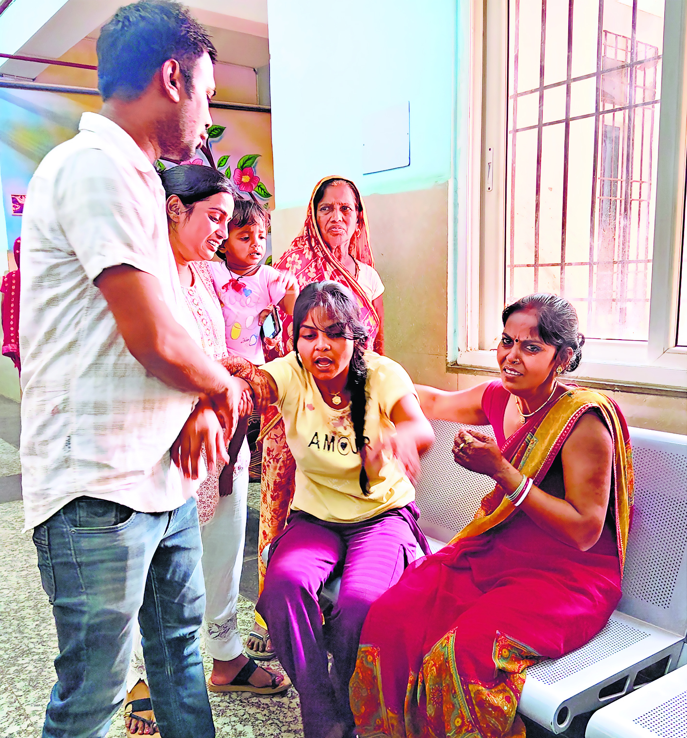 Ara News : बाइक सवार तीन दोस्तों को अज्ञात वाहन ने मारी टक्कर, एक की मौत