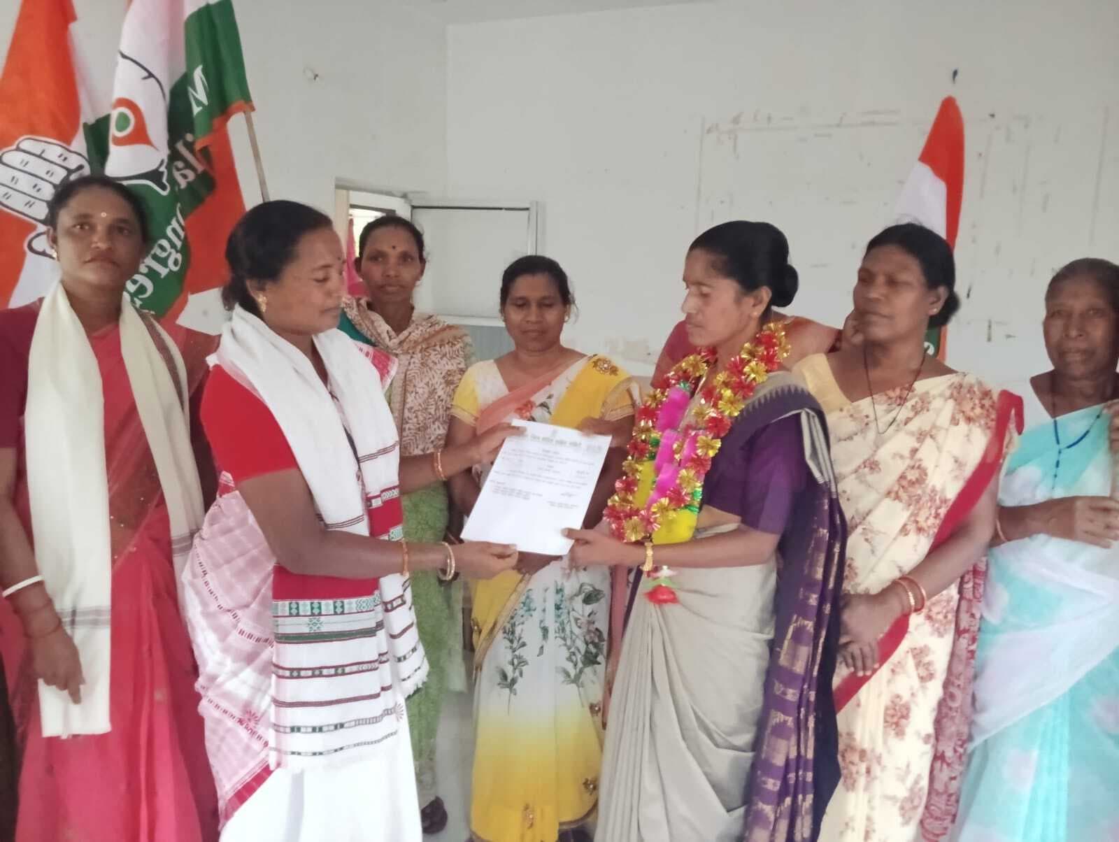 फ्रिदा कुजूर बनीं महिला प्रखंड कांग्रेस अध्यक्ष