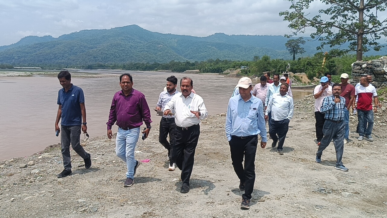 कोसी तटबंध व कटाव निरोधक कार्यों का हाई लेवल टीम ने किया निरीक्षण