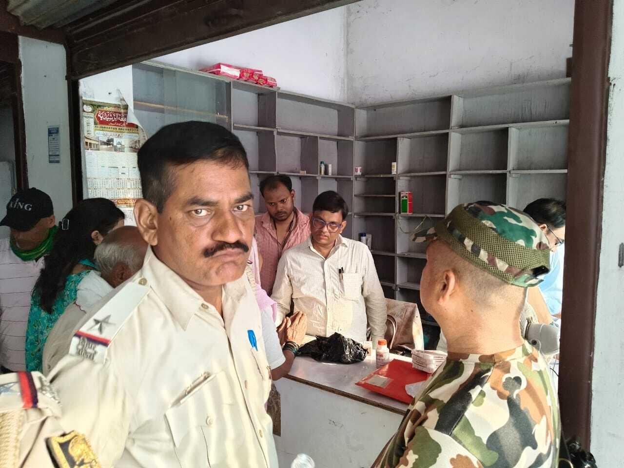 स्वास्थ्य विभाग की छापेमारी में दुकान से लाखों की दवा जब्त