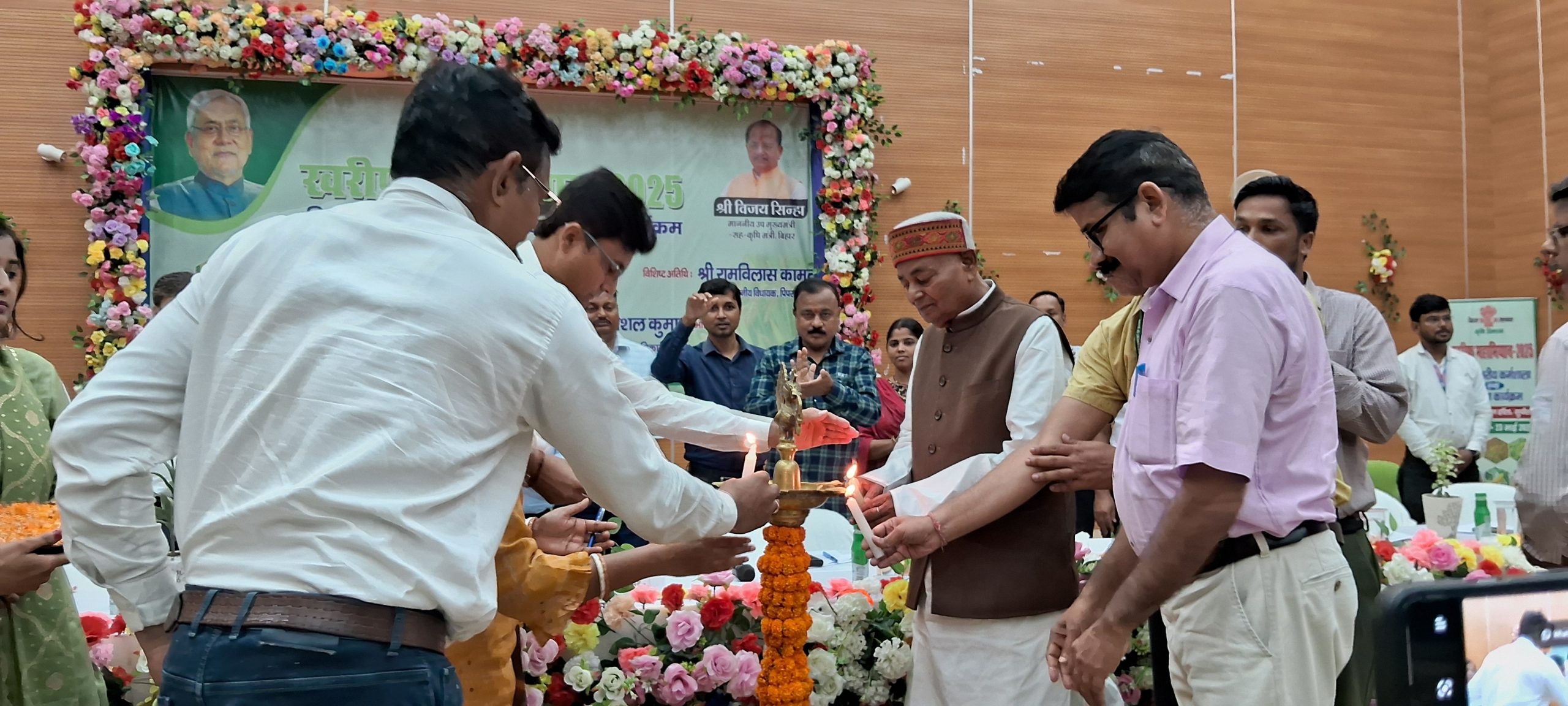 प्राकृतिक खेती, जैविक खेती, धान की सीधी बुनाई कर कृषि में आत्मनिर्भर बने कृषक : सांसद