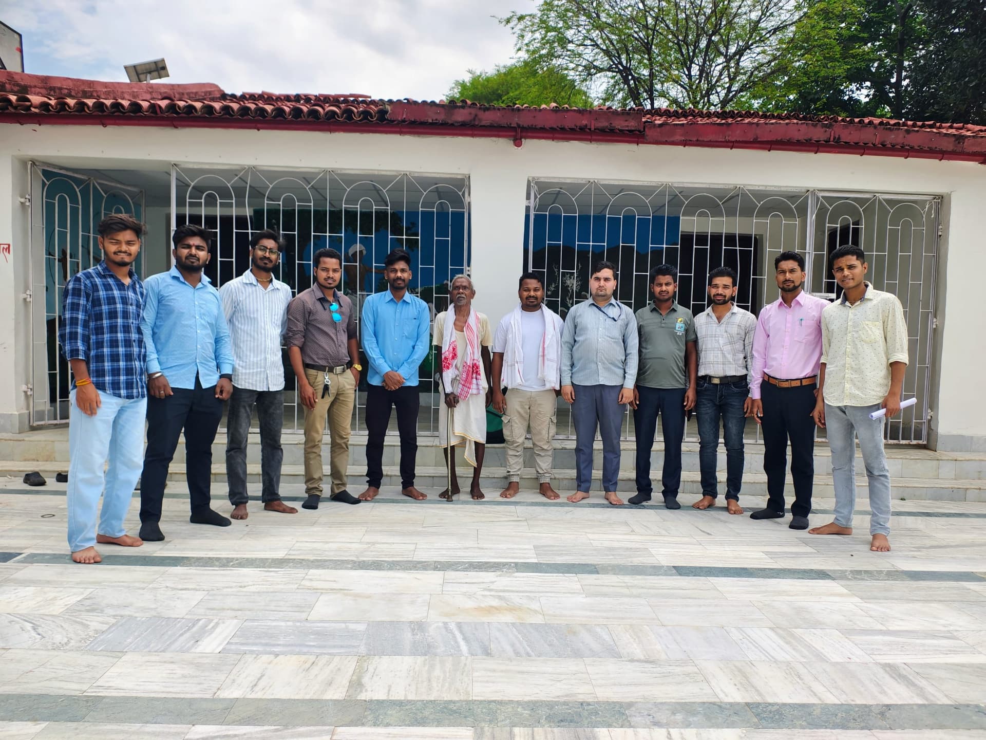 एबीवीपी ने उलिहातू में बिरसा ओड़ा की साफ-सफाई की