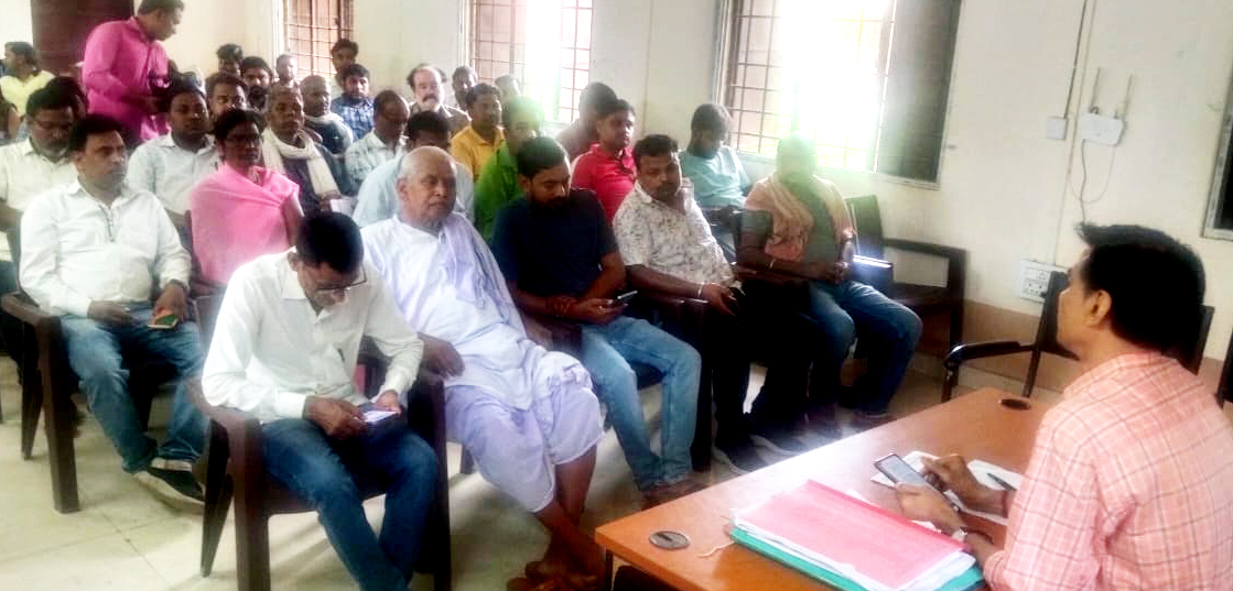26 से 28 मई तक आयुष्मान कार्ड बनाने के लिए बीडीओ ने की बैठक