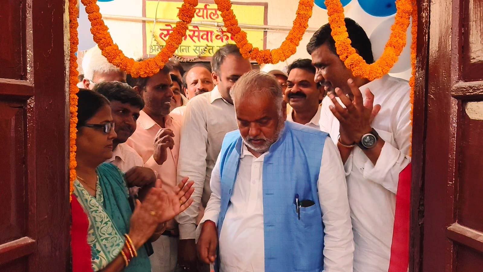 Aurangabad News : 20 सूत्री कमेटी के माध्यम से योजनाओं का लाभ लोगों तक पहुंचाएं : श्रवण कुमार