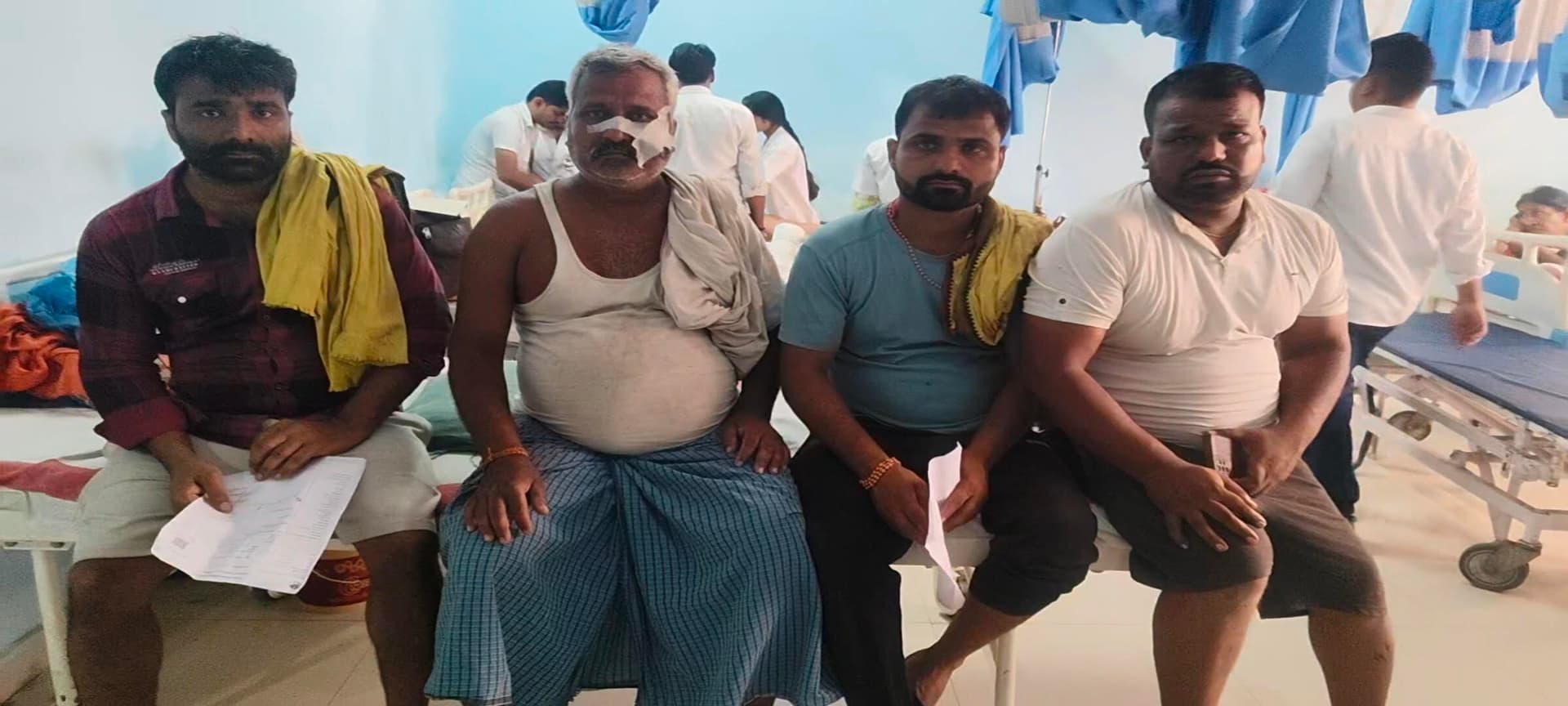 जमीन के विवाद में मारपीट, सगे भाई समेत चार जख्मी