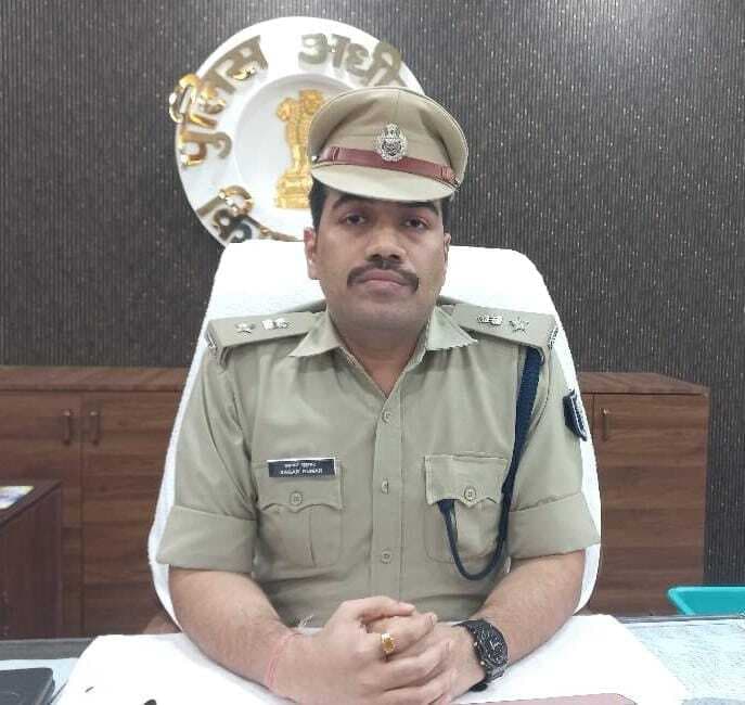 टॉप टेन अपराधियों की गिरफ्तारी के लिए ईनाम की घोषणा