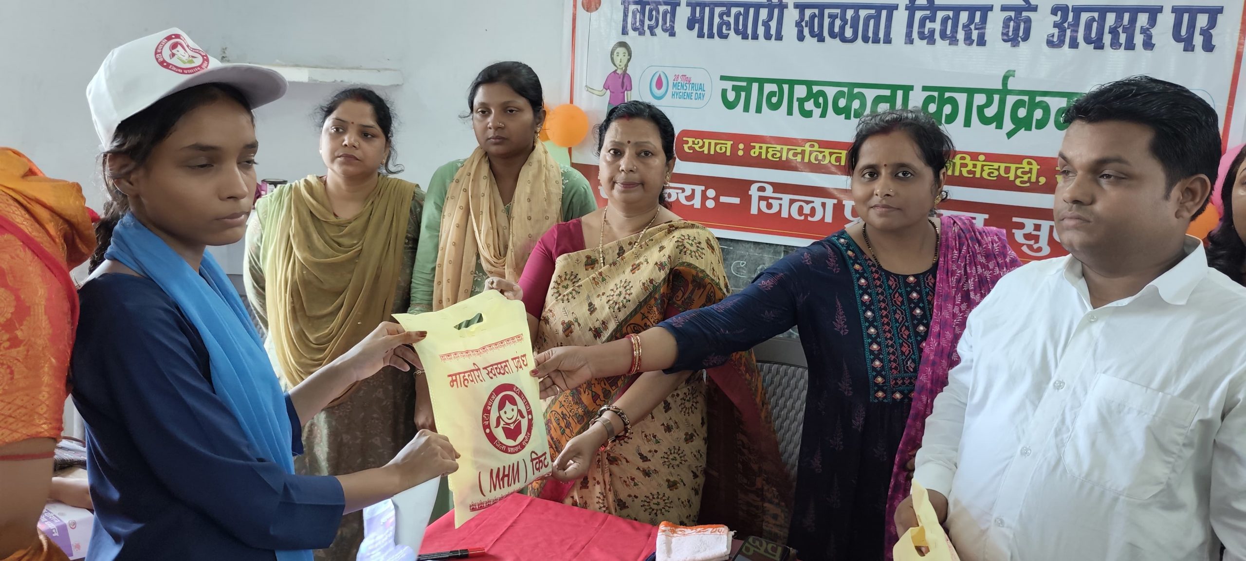 माहवारी आने पर नियमित रूप से बदले पैड – डॉ रुबाना