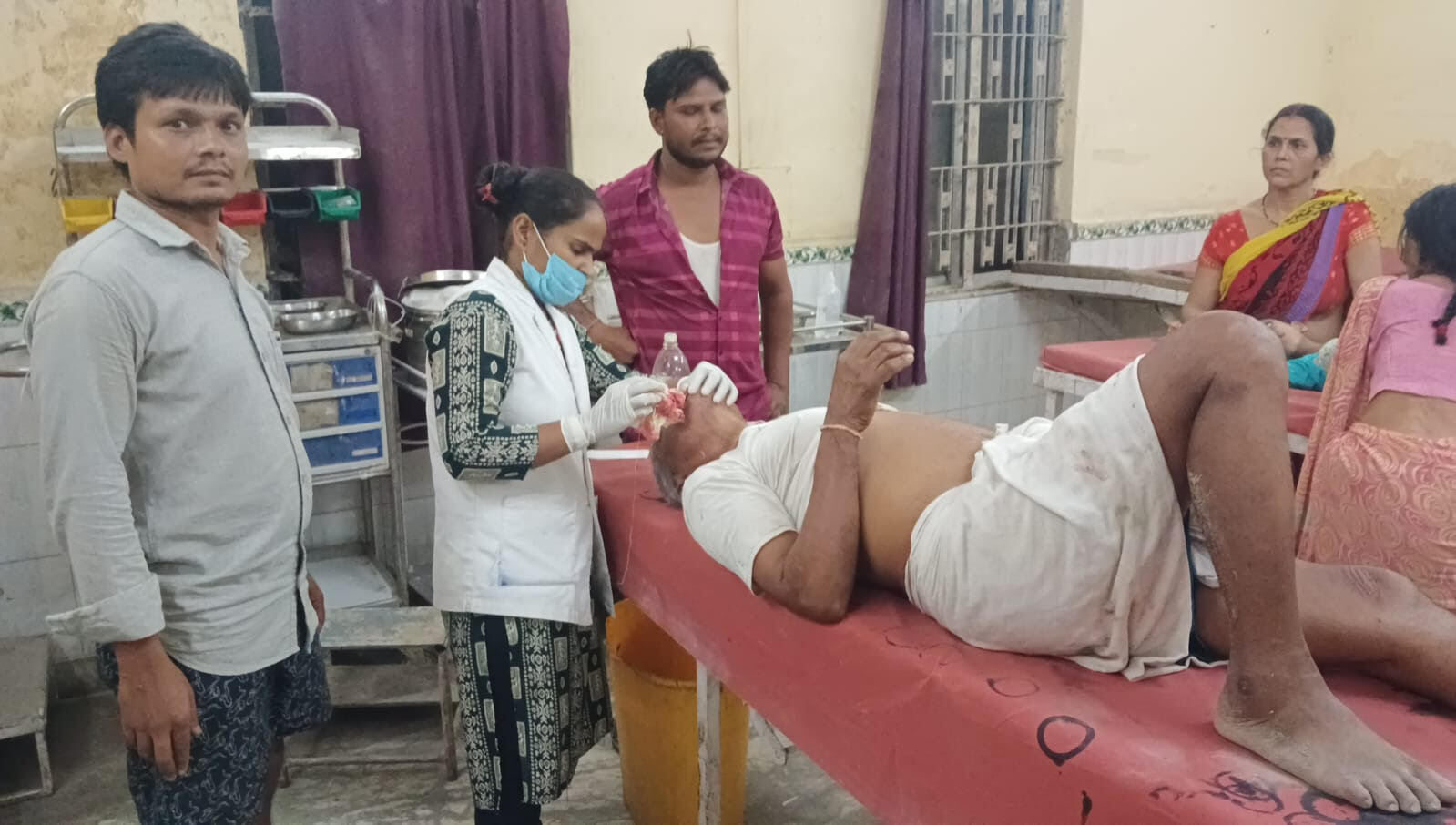 सिधवलिया में जमीन विवाद को लेकर तीन लोग घायल